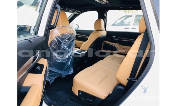 Comprar Importar Kia Carens Branco Carro em Import - Dubai em Bengo Province Comprar Importar Kia Carens Branco Carro em Import - Dubai em Bengo Province