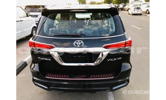 Acheter Import Voiture Toyota Fortuner Noir à Import - Dubai, Province de Bengo Acheter Import Voiture Toyota Fortuner Noir à Import - Dubai, Province de Bengo