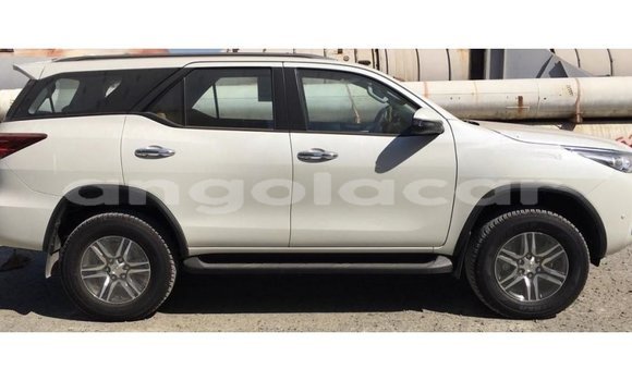 Acheter Import Voiture Toyota Fortuner Blanc à Import - Dubai, Province de Bengo Acheter Import Voiture Toyota Fortuner Blanc à Import - Dubai, Province de Bengo