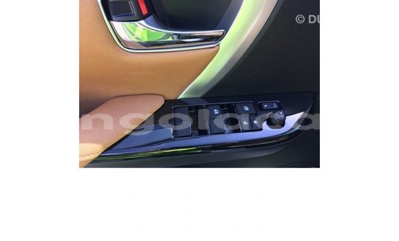 Acheter Import Voiture Toyota Fortuner Blanc à Import - Dubai, Province de Bengo Acheter Import Voiture Toyota Fortuner Blanc à Import - Dubai, Province de Bengo