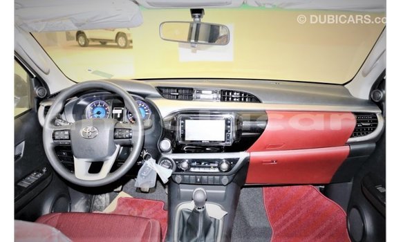 Acheter Import Voiture Toyota Hilux Blanc à Import - Dubai, Province de Bengo Acheter Import Voiture Toyota Hilux Blanc à Import - Dubai, Province de Bengo