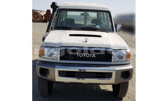 Comprar Importar Toyota Land Cruiser Branco Carro em Import - Dubai em Bengo Province Comprar Importar Toyota Land Cruiser Branco Carro em Import - Dubai em Bengo Province
