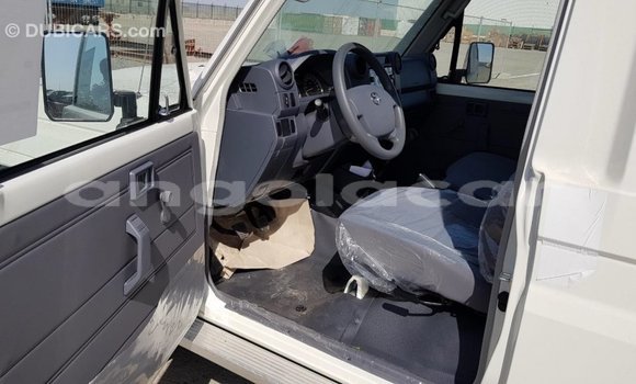 Comprar Importar Toyota Land Cruiser Branco Carro em Import - Dubai em Bengo Province Comprar Importar Toyota Land Cruiser Branco Carro em Import - Dubai em Bengo Province