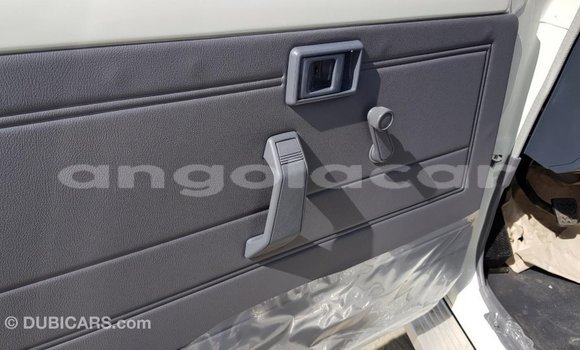 Comprar Importar Toyota Land Cruiser Branco Carro em Import - Dubai em Bengo Province Comprar Importar Toyota Land Cruiser Branco Carro em Import - Dubai em Bengo Province