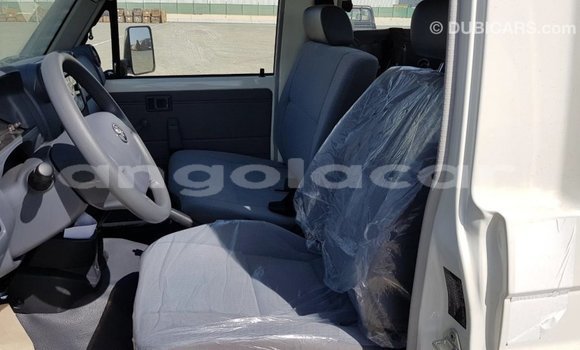 Comprar Importar Toyota Land Cruiser Branco Carro em Import - Dubai em Bengo Province Comprar Importar Toyota Land Cruiser Branco Carro em Import - Dubai em Bengo Province