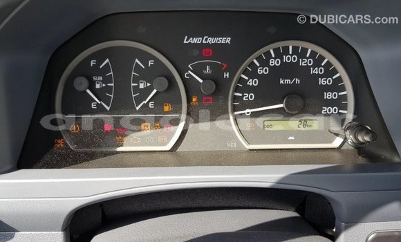 Comprar Importar Toyota Land Cruiser Branco Carro em Import - Dubai em Bengo Province Comprar Importar Toyota Land Cruiser Branco Carro em Import - Dubai em Bengo Province