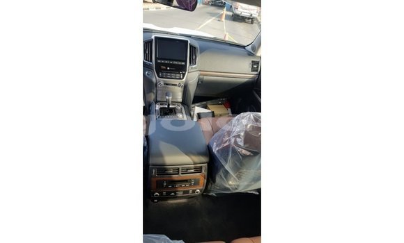 Acheter Import Voiture Toyota Land Cruiser Noir à Import - Dubai, Province de Bengo Acheter Import Voiture Toyota Land Cruiser Noir à Import - Dubai, Province de Bengo