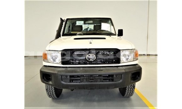 Buy Import Toyota Land Cruiser White Car in Import - Dubai in Bengo Province