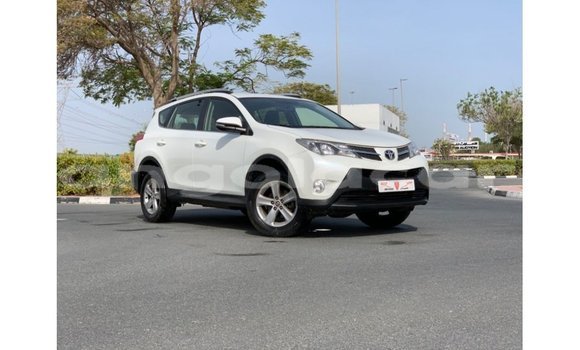 Acheter Import Voiture Toyota 4Runner Blanc à Import - Dubai, Province de Bengo Acheter Import Voiture Toyota 4Runner Blanc à Import - Dubai, Province de Bengo