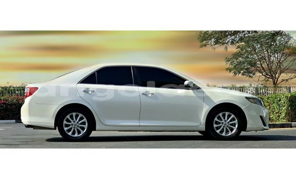 Comprar Importar Toyota Camry Branco Carro em Import - Dubai em Bengo Province Comprar Importar Toyota Camry Branco Carro em Import - Dubai em Bengo Province