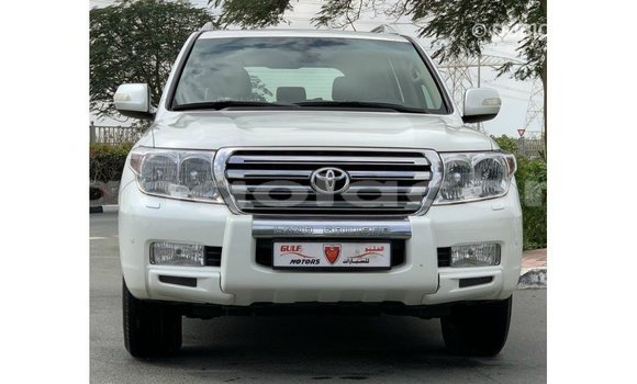 Comprar Importar Toyota Land Cruiser Branco Carro em Import - Dubai em Bengo Province Comprar Importar Toyota Land Cruiser Branco Carro em Import - Dubai em Bengo Province
