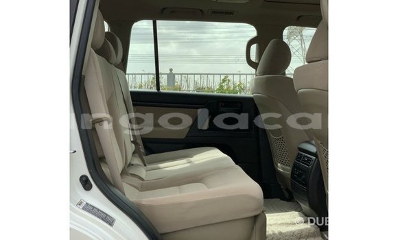 Comprar Importar Toyota Land Cruiser Branco Carro em Import - Dubai em Bengo Province Comprar Importar Toyota Land Cruiser Branco Carro em Import - Dubai em Bengo Province