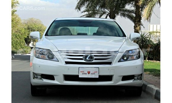 Comprar Importar Lexus LS Branco Carro em Import - Dubai em Bengo Province Comprar Importar Lexus LS Branco Carro em Import - Dubai em Bengo Province