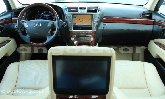 Comprar Importar Lexus LS Branco Carro em Import - Dubai em Bengo Province Comprar Importar Lexus LS Branco Carro em Import - Dubai em Bengo Province