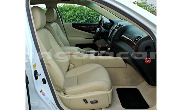 Comprar Importar Lexus LS Branco Carro em Import - Dubai em Bengo Province Comprar Importar Lexus LS Branco Carro em Import - Dubai em Bengo Province