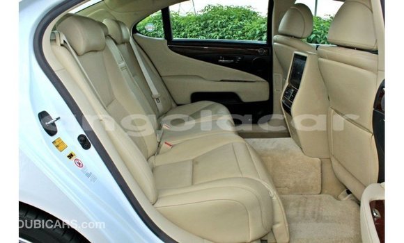 Comprar Importar Lexus LS Branco Carro em Import - Dubai em Bengo Province Comprar Importar Lexus LS Branco Carro em Import - Dubai em Bengo Province