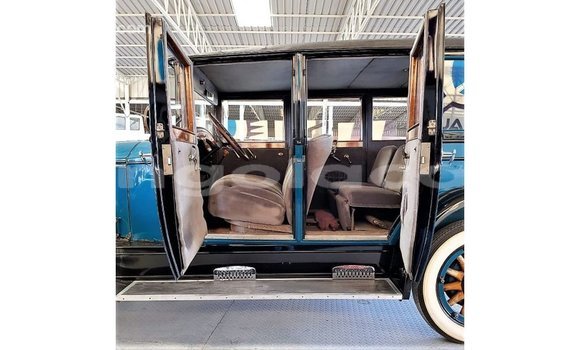 Comprar Importar Buick Electra Azul Carro em Import - Dubai em Bengo Province Comprar Importar Buick Electra Azul Carro em Import - Dubai em Bengo Province