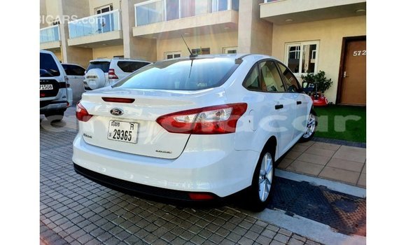 Comprar Importar Ford Focus Branco Carro em Import - Dubai em Bengo Province Comprar Importar Ford Focus Branco Carro em Import - Dubai em Bengo Province
