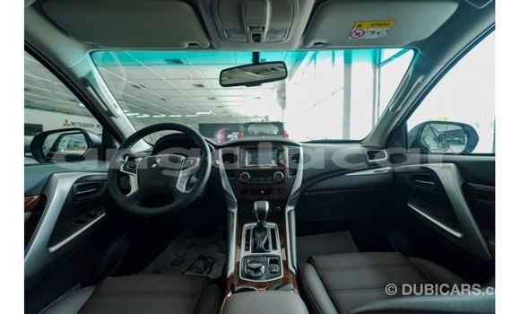 Acheter Import Voiture Mitsubishi Montero Noir à Import - Dubai, Province de Bengo Acheter Import Voiture Mitsubishi Montero Noir à Import - Dubai, Province de Bengo