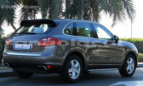 Comprar Importar Porsche Cayenne Marrom Carro em Import - Dubai em Bengo Province Comprar Importar Porsche Cayenne Marrom Carro em Import - Dubai em Bengo Province