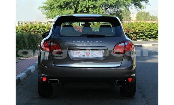 Comprar Importar Porsche Cayenne Marrom Carro em Import - Dubai em Bengo Province Comprar Importar Porsche Cayenne Marrom Carro em Import - Dubai em Bengo Province
