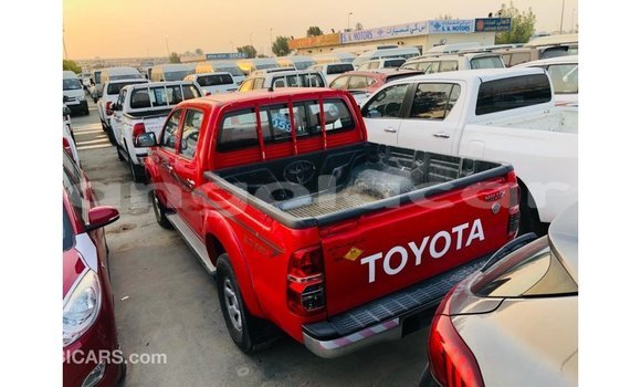 Comprar Importar Toyota Hilux Vermelho Carro em Import - Dubai em Bengo Province Comprar Importar Toyota Hilux Vermelho Carro em Import - Dubai em Bengo Province