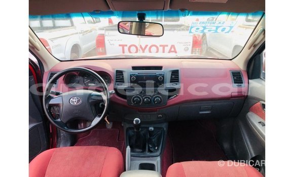Comprar Importar Toyota Hilux Vermelho Carro em Import - Dubai em Bengo Province Comprar Importar Toyota Hilux Vermelho Carro em Import - Dubai em Bengo Province
