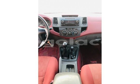 Comprar Importar Toyota Hilux Vermelho Carro em Import - Dubai em Bengo Province Comprar Importar Toyota Hilux Vermelho Carro em Import - Dubai em Bengo Province