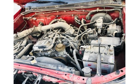 Comprar Importar Toyota Hilux Vermelho Carro em Import - Dubai em Bengo Province Comprar Importar Toyota Hilux Vermelho Carro em Import - Dubai em Bengo Province