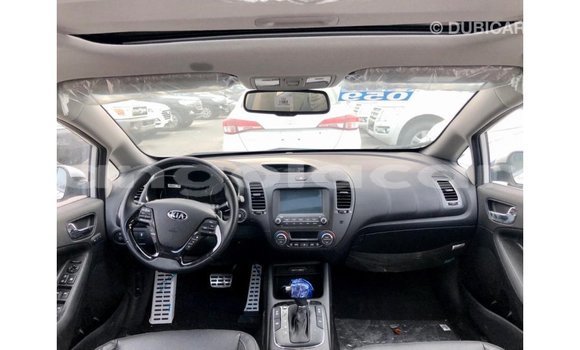 Acheter Import Voiture Kia Cerato Blanc à Import - Dubai, Province de Bengo Acheter Import Voiture Kia Cerato Blanc à Import - Dubai, Province de Bengo