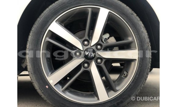 Acheter Import Voiture Kia Cerato Blanc à Import - Dubai, Province de Bengo Acheter Import Voiture Kia Cerato Blanc à Import - Dubai, Province de Bengo