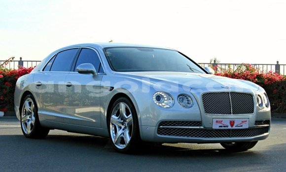 Comprar Importar Bentley Flying Spur Outro Carro em Import - Dubai em Bengo Province