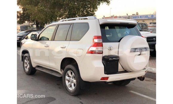 Acheter Import Voiture Toyota Prado Blanc à Import - Dubai, Province de Bengo Acheter Import Voiture Toyota Prado Blanc à Import - Dubai, Province de Bengo