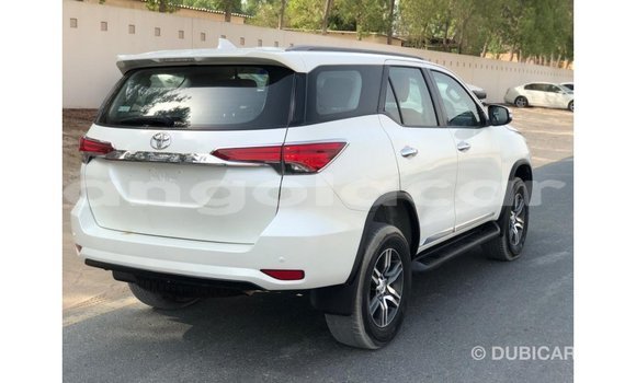 Acheter Import Voiture Toyota Fortuner Blanc à Import - Dubai, Province de Bengo Acheter Import Voiture Toyota Fortuner Blanc à Import - Dubai, Province de Bengo