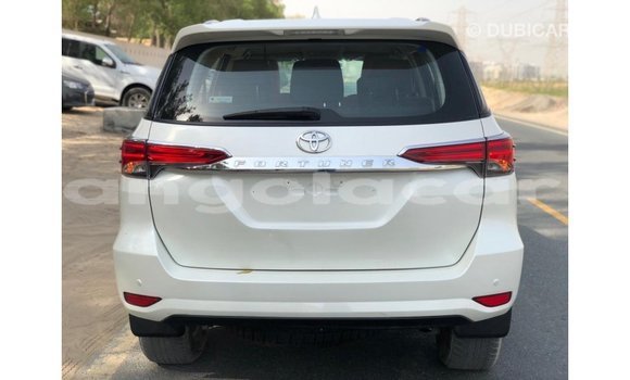 Acheter Import Voiture Toyota Fortuner Blanc à Import - Dubai, Province de Bengo Acheter Import Voiture Toyota Fortuner Blanc à Import - Dubai, Province de Bengo