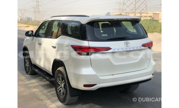 Acheter Import Voiture Toyota Fortuner Blanc à Import - Dubai, Province de Bengo Acheter Import Voiture Toyota Fortuner Blanc à Import - Dubai, Province de Bengo