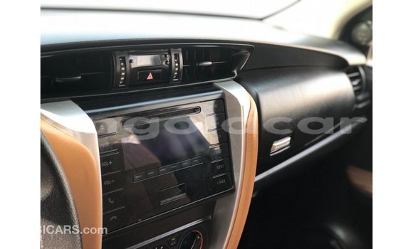 Acheter Import Voiture Toyota Fortuner Blanc à Import - Dubai, Province de Bengo Acheter Import Voiture Toyota Fortuner Blanc à Import - Dubai, Province de Bengo