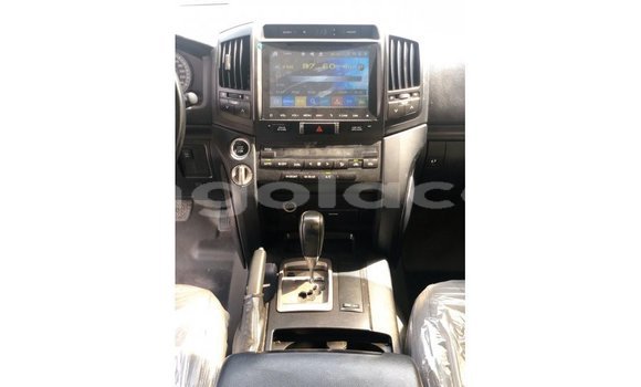 Comprar Importar Toyota Land Cruiser Branco Carro em Import - Dubai em Bengo Province Comprar Importar Toyota Land Cruiser Branco Carro em Import - Dubai em Bengo Province