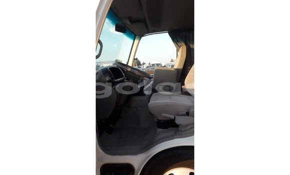 Comprar Importar Toyota Coaster Branco Carro em Import - Dubai em Bengo Province Comprar Importar Toyota Coaster Branco Carro em Import - Dubai em Bengo Province
