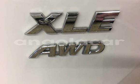 Comprar Usado Toyota RAV4 Vermelho Carro em Luanda em Luanda Province Comprar Usado Toyota RAV4 Vermelho Carro em Luanda em Luanda Province