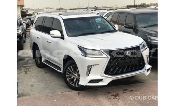 Acheter Import Voiture Lexus LX Blanc à Import - Dubai, Province de Bengo Acheter Import Voiture Lexus LX Blanc à Import - Dubai, Province de Bengo