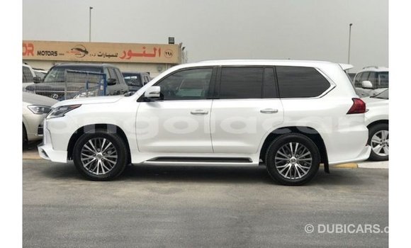 Acheter Import Voiture Lexus LX Blanc à Import - Dubai, Province de Bengo Acheter Import Voiture Lexus LX Blanc à Import - Dubai, Province de Bengo