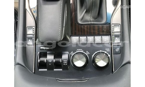 Acheter Import Voiture Lexus LX Blanc à Import - Dubai, Province de Bengo Acheter Import Voiture Lexus LX Blanc à Import - Dubai, Province de Bengo