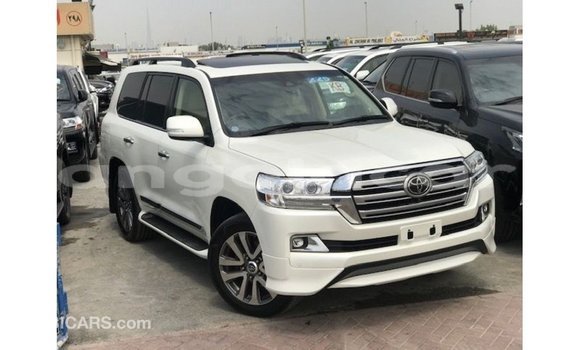 Comprar Importar Toyota Land Cruiser Branco Carro em Import - Dubai em Bengo Province Comprar Importar Toyota Land Cruiser Branco Carro em Import - Dubai em Bengo Province
