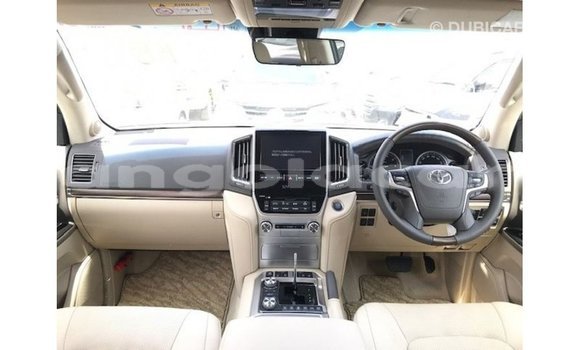 Comprar Importar Toyota Land Cruiser Branco Carro em Import - Dubai em Bengo Province Comprar Importar Toyota Land Cruiser Branco Carro em Import - Dubai em Bengo Province