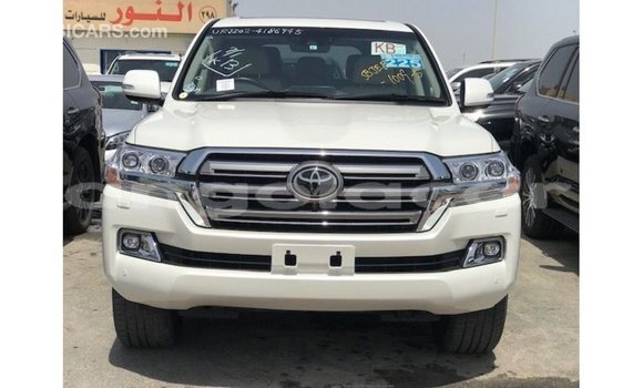 Comprar Importar Toyota Land Cruiser Branco Carro em Import - Dubai em Bengo Province Comprar Importar Toyota Land Cruiser Branco Carro em Import - Dubai em Bengo Province