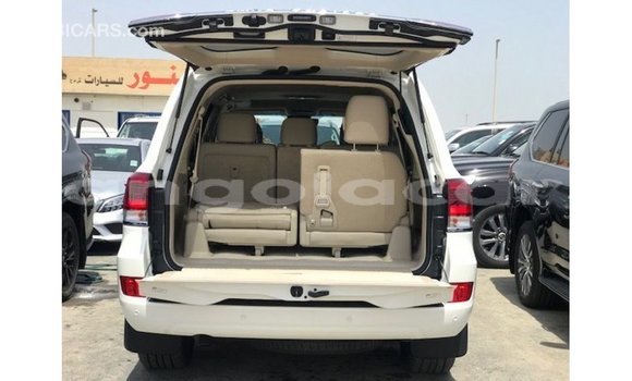 Comprar Importar Toyota Land Cruiser Branco Carro em Import - Dubai em Bengo Province Comprar Importar Toyota Land Cruiser Branco Carro em Import - Dubai em Bengo Province