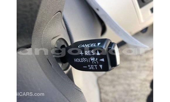 Comprar Importar Toyota Land Cruiser Branco Carro em Import - Dubai em Bengo Province Comprar Importar Toyota Land Cruiser Branco Carro em Import - Dubai em Bengo Province