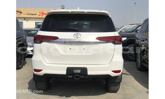 Comprar Importar Toyota Fortuner Branco Carro em Import - Dubai em Bengo Province Comprar Importar Toyota Fortuner Branco Carro em Import - Dubai em Bengo Province