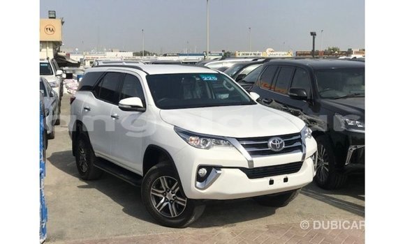 Comprar Importar Toyota Fortuner Branco Carro em Import - Dubai em Bengo Province Comprar Importar Toyota Fortuner Branco Carro em Import - Dubai em Bengo Province